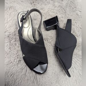 Bandolino slingback wedge shoes